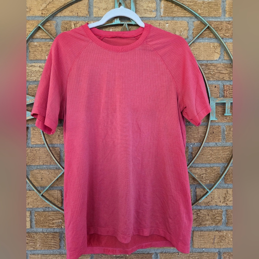 Lululemon Metal Vent Tech Pink Short-Sleeve Shirt Men's M